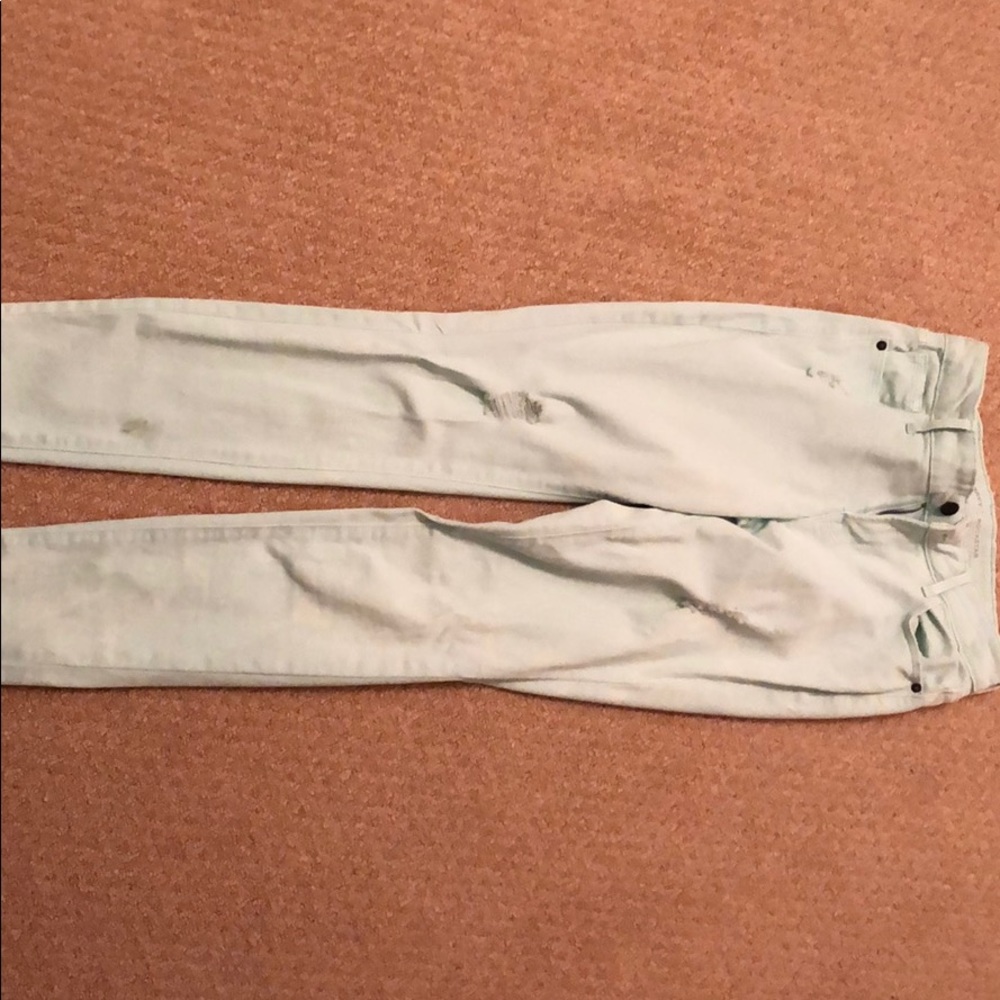 Semi ripped jeans